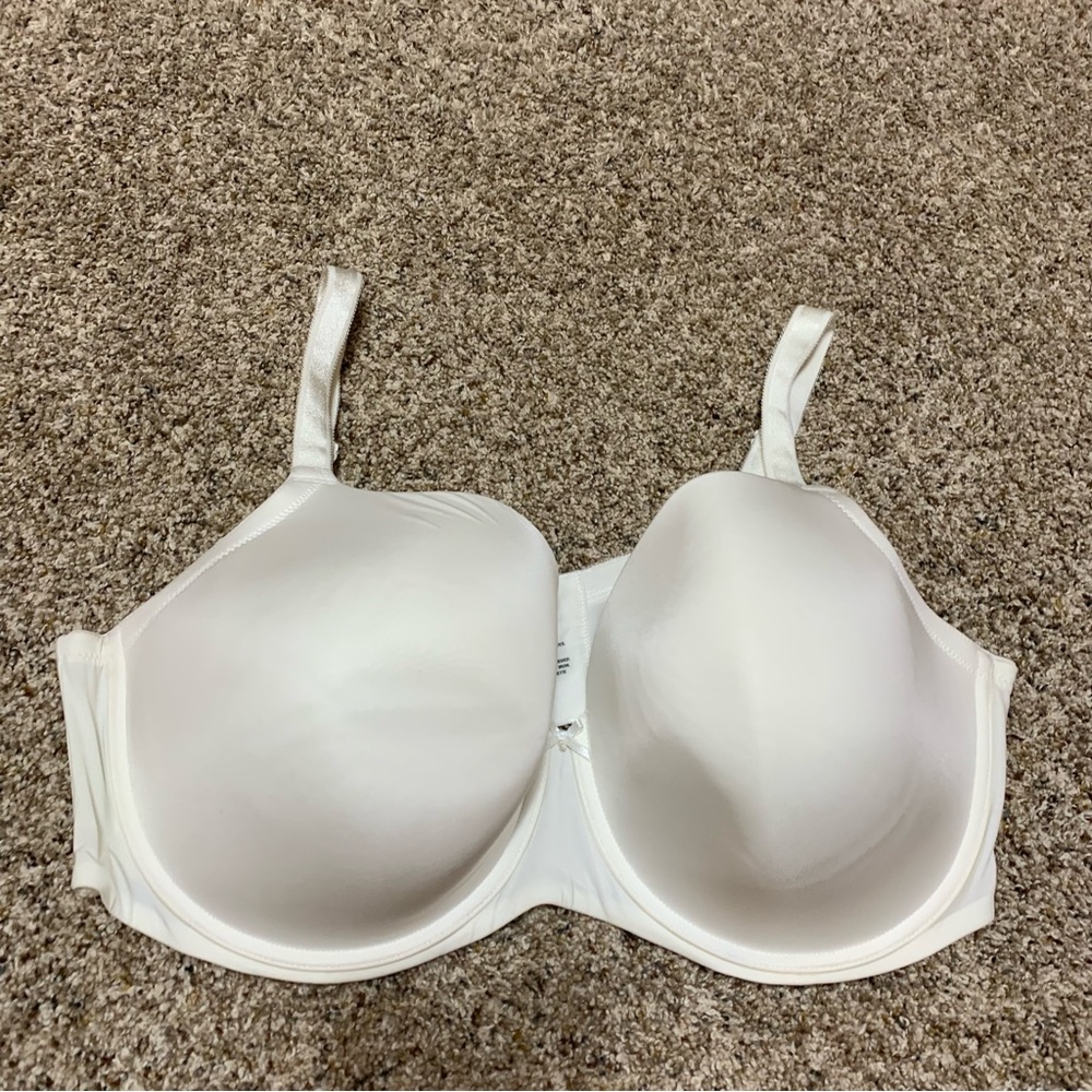 Torrid Sexy T-Shirt Size 42DDD Lightly Lined Underwire White Bra